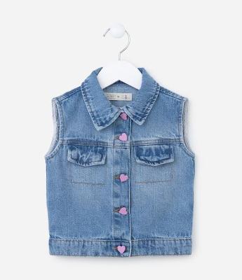 Colete Infantil em Jeans com Botões Coração - Tam 1 a 5 Anos