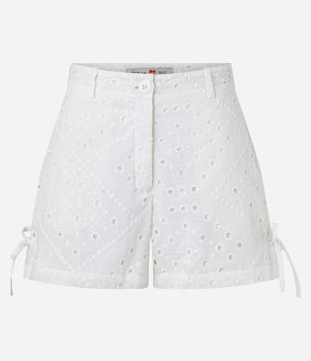 Short Curto em Laise com Cós Alfaiatado e Bolsos Faca