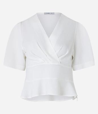 Blusa em Crepe com Decote Transpassado e Recorte