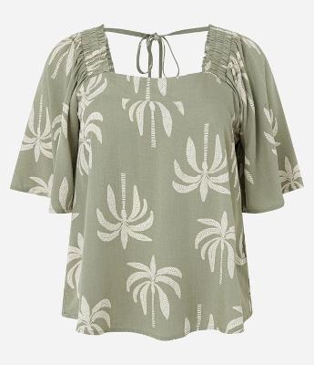 Blusa em Viscose com Manga Godê e Coqueiros Estampados