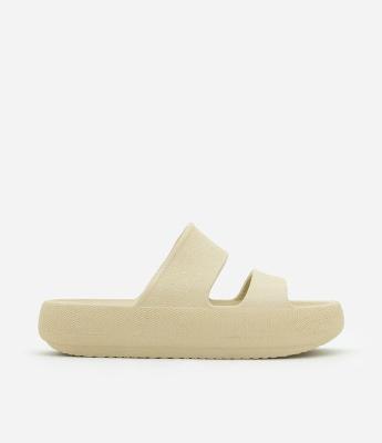 Chinelo Nuvem em PU