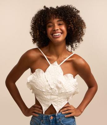 Blusa Cropped em Viscose e Linho em Formato de Flor e Bordado de Miçangas