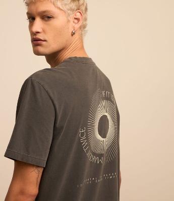 Camiseta Comfort em Algodão Estonado com Estampa Lettering