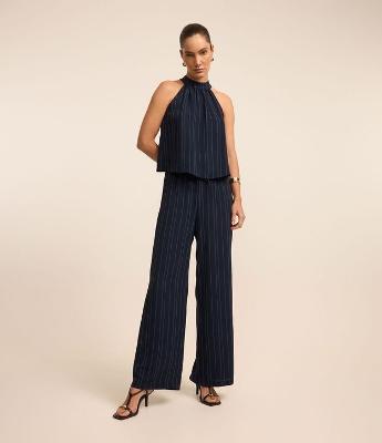 Blusa Listrada com Gola Halter e Efeito Airflow