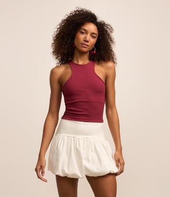 Blusa Regata em Ribana com Gola Halter e Cava Profunda