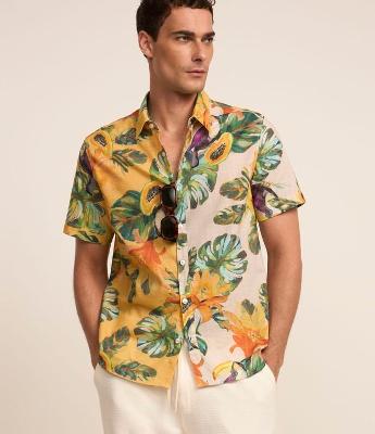 Camisa Regular em Voil com Estampa Tropical
