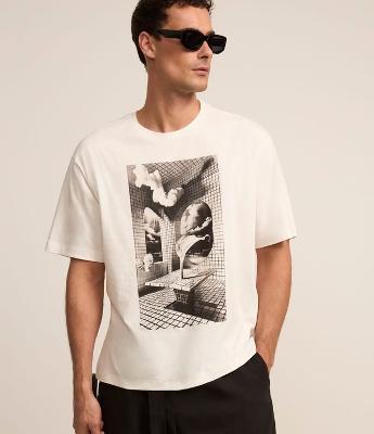 Camiseta Manga Curta  Estampa Surrealismo