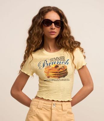 Blusa Baby Look Texturizada com Estampa Summer Brunch