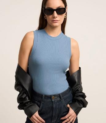 Blusa sem Manga em Ribana com Textura Canelada
