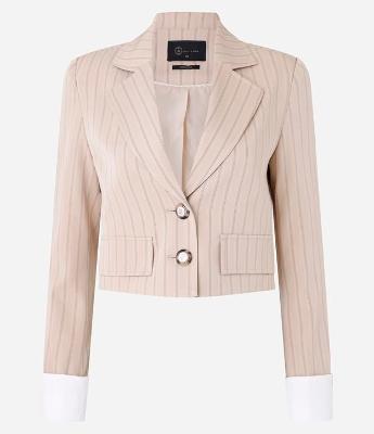 Blazer em Alfaiataria Com Listras Risca Giz com Bolsos e Detalhes nas Mangas