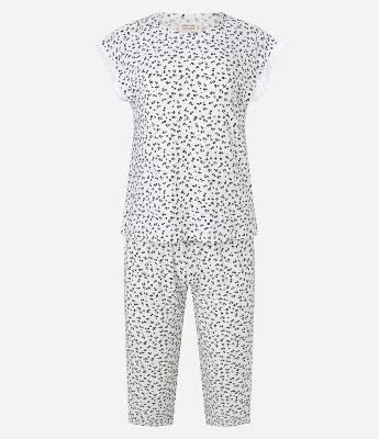 Pijama Capri Manga Curta em Tecido com Estampa Floral e Toque Suave