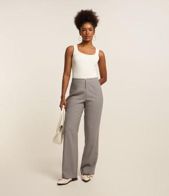 Calça Wide Leg em Alfaiataria com Botão Fosco