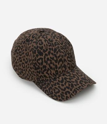 Boné em Sarja e Estampa de Animal Print
