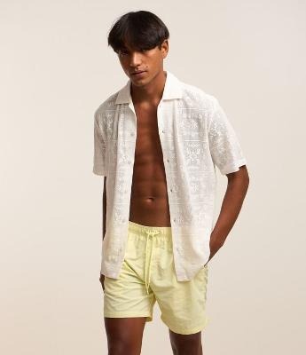 Camisa Regular em Tricô com Textura e Estampa Bordada Floral