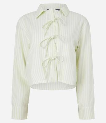 Camisa em Sarja Listradinha com Amarração de Lacinhos