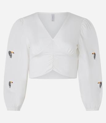 Blusa em Viscose com Manga Bufante e Bordado de Tucaninhos