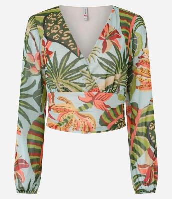 Blusa Cropped com Decote em V e Estampa Natureza