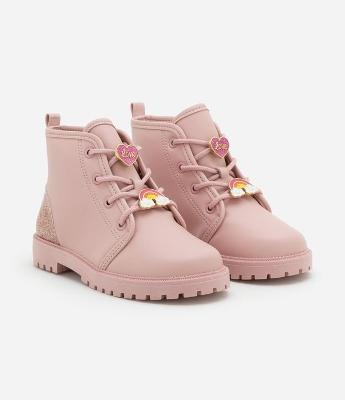 Bota Infantil em PU com Detalhes de Patch - Tam 20 ao 25