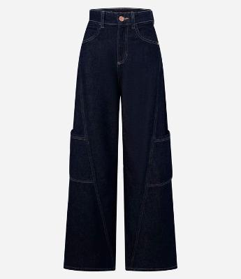Calça Wide em Jeans com Recorte Transpassado e Bolso Cargo