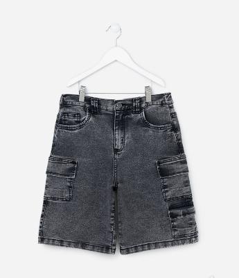 Bermuda Infantil em Jeans com Bolsos Cargo - Tam 5 a 14 Anos