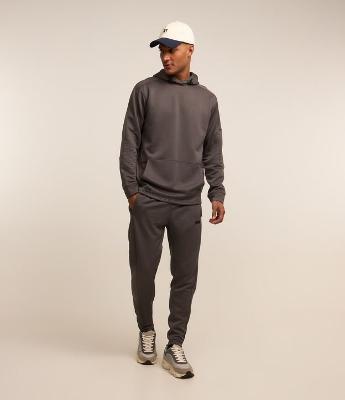 Calça Esportiva com Textura e Recorte na Barra