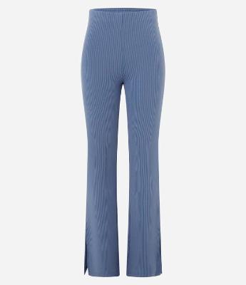 Calça Esportiva em Microfibra com Textura Canelada