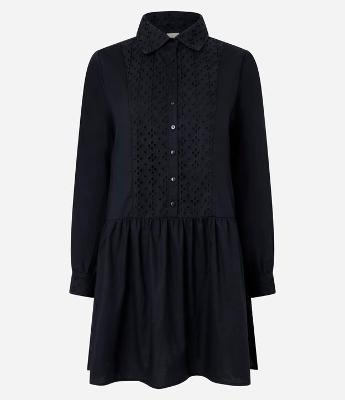 Vestido Curto em Tricoline com Detalhamento de Laise Frontal