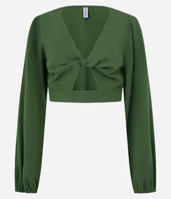 Blusa Cropped em Viscolinho com Abertura Frontal