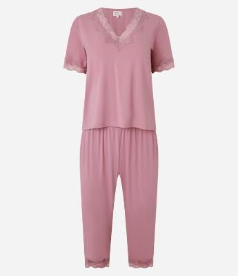 Pijama Capri em Microfibra com Detalhes de Renda