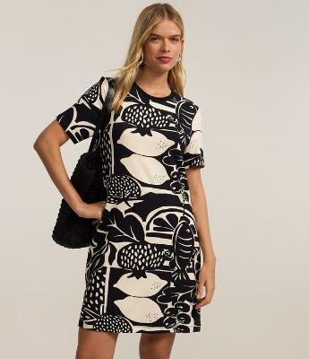 Vestido T-Shirt Curto Reto em Viscose Estampado de Frutas