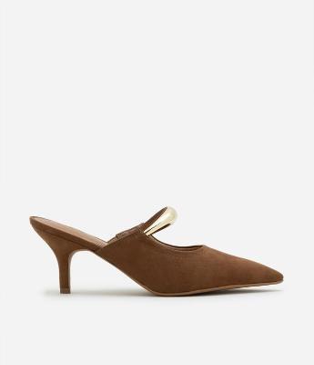 Sapato Scarpin Mule em PU com Detalhe em Metal Bold
