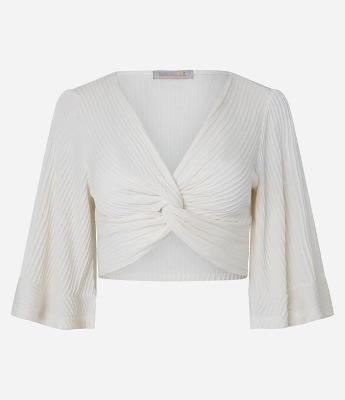 Blusa Cropped Texturizada com Decote Torcido e Manga Godê