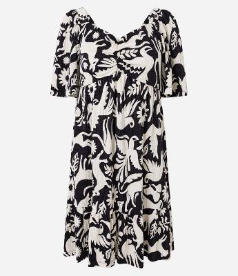 Vestido Curto Texturizado com Decote Coração e Estampa de Pássaros