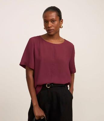 Blusa Básica em Crepe com Costura Frontal