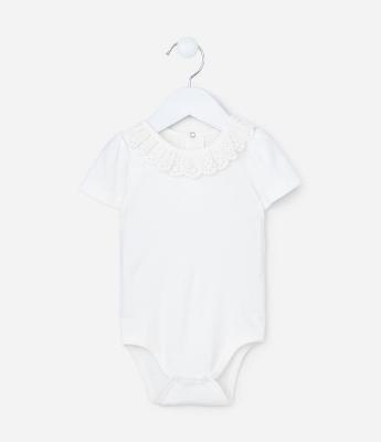 Body Infantil com Babadinho em Broderie na Gola - Tam 0 a 24 meses