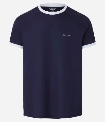 Camiseta Esportiva de Futebol em Tecnologia Dry em Recortes Contrastantes