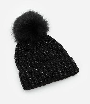 Touca em Tricô com Brilhos e Pompom
