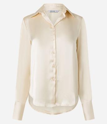 Camisa Acetinada com Caimento Leve e Manga Longa