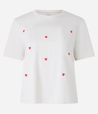 Blusa T-shirt em Algodão com Bordados de Coraçõezinhos