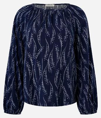 Blusa em Viscose com Decote Canoa e Estampa Ramos