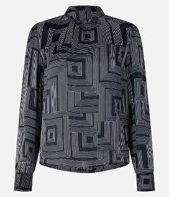 Blusa Acetinada com Gola Padre e Estampa Geométrica