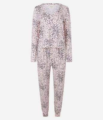 Pijama Longo em Peach Touch com Estampa Animal Print Onça e Botões