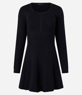 Vestido Curto em Tricô Canelado com Decote Quadrado