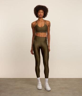 Calça Legging Esportiva em Microfibra com Efeito Metalizado e Bolso
