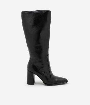 Bota de Cano e Salto Alto com Bico Amendoado