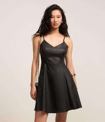 Vestido Curto em Bengaline com Saia Godê