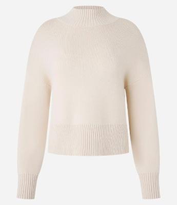 Blusa em Tricô com Gola Alta e Detalhe Canelado