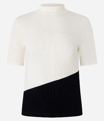 Blusa em Ribana com Recorte Diagonal e Bloco de Cor Bicolor