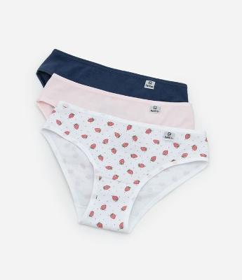 Kit 03 Calcinhas Infantis com Estampas Morangos - Tam 4 a 14 Anos