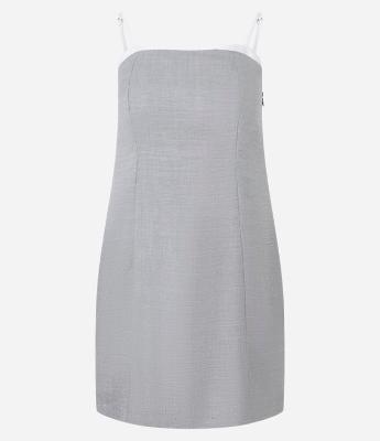 Vestido Curto em Crepe com Decote Reto e Brilhos